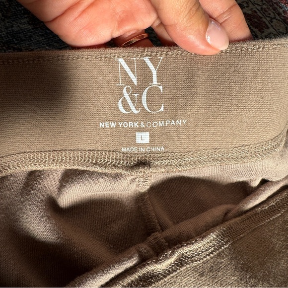 NY & Co. Velour sweat pants - Picture 5 of 6